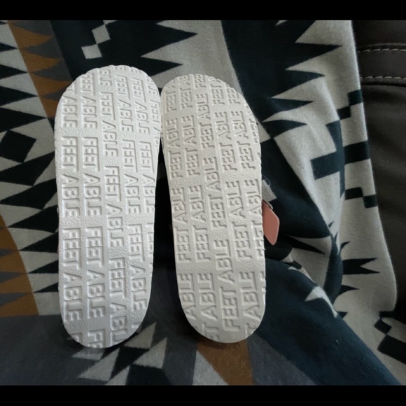 Sandals NWOT - Picture 3 of 3